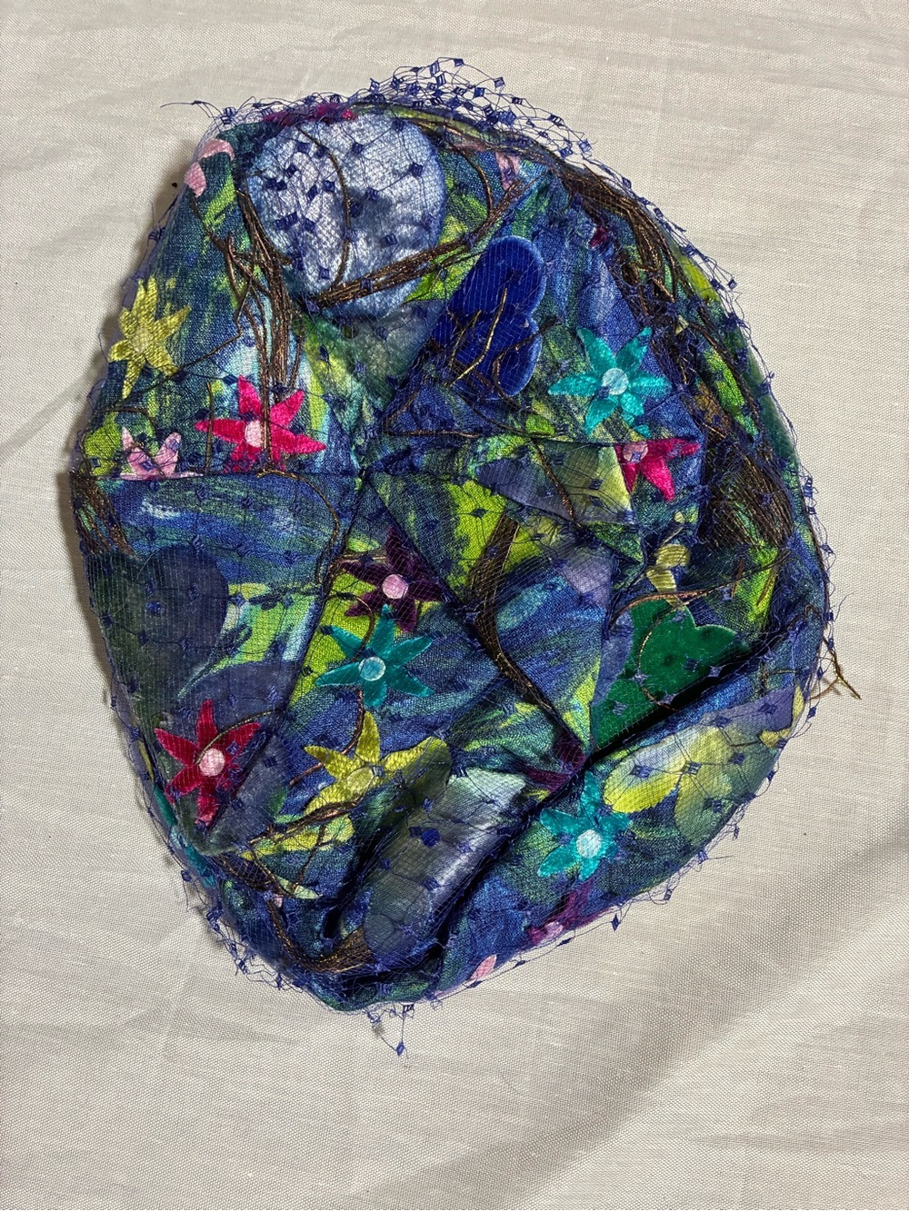 VTG Amy New York Embroidered Floral Net Fascinator in Multicolor Blue